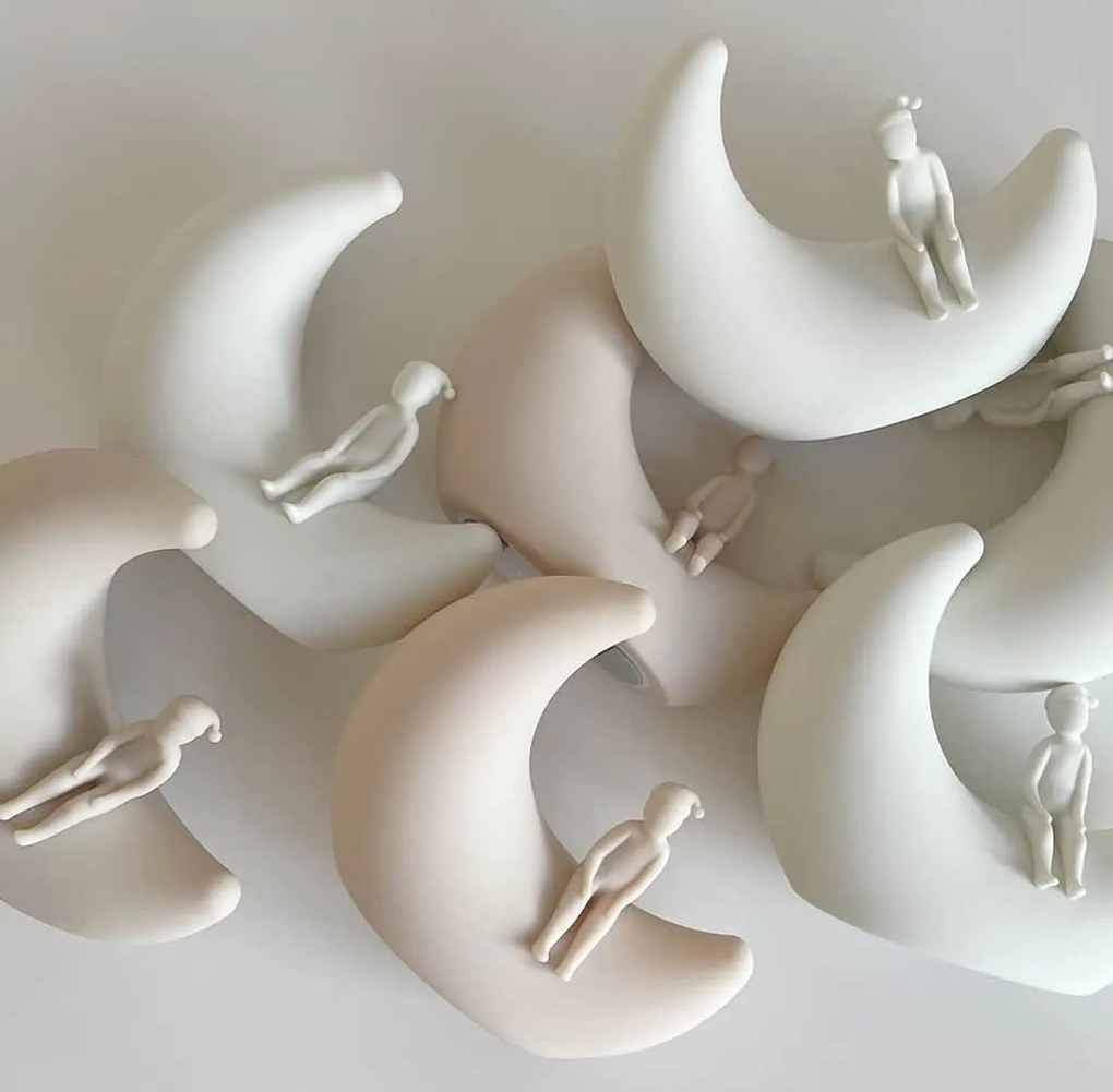 Cam Cam ApS Nočná lampička s farebným svetlom Moon Shell Off-White