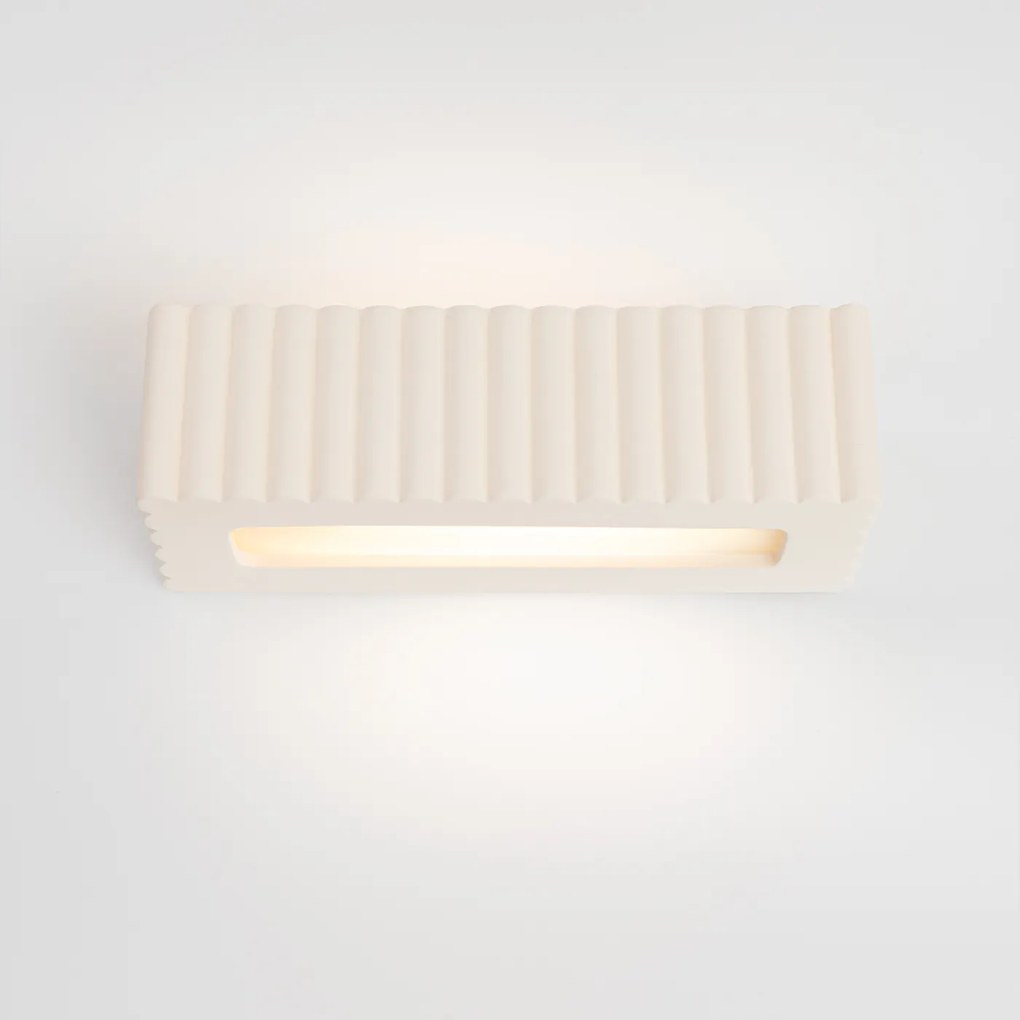 Nástenné svietidlo Rigata, 1x biele keramické tienidlo