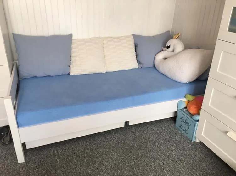 Detská posteľ so zábranou Mix - biela Rozmer: 160x80