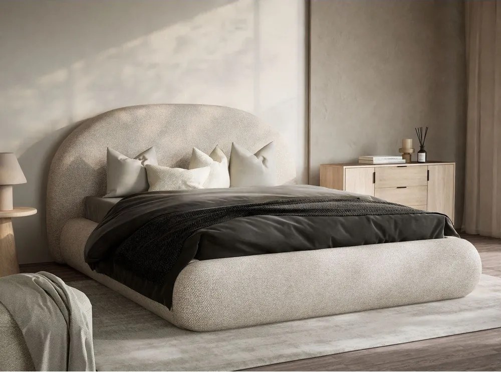 Krémová čalúnená dvojlôžková posteľ s úložným priestorom s roštom 140x200 cm Maumere – Maison de Rêve