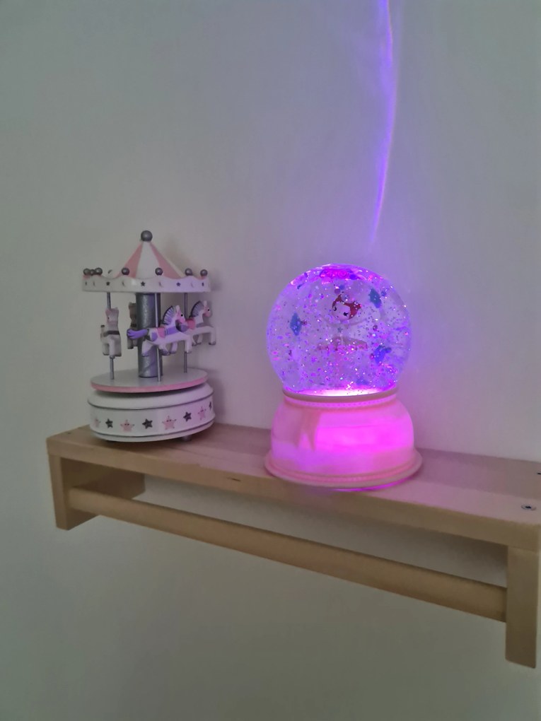 Nočné svetlo v snehovej guli - Baletka