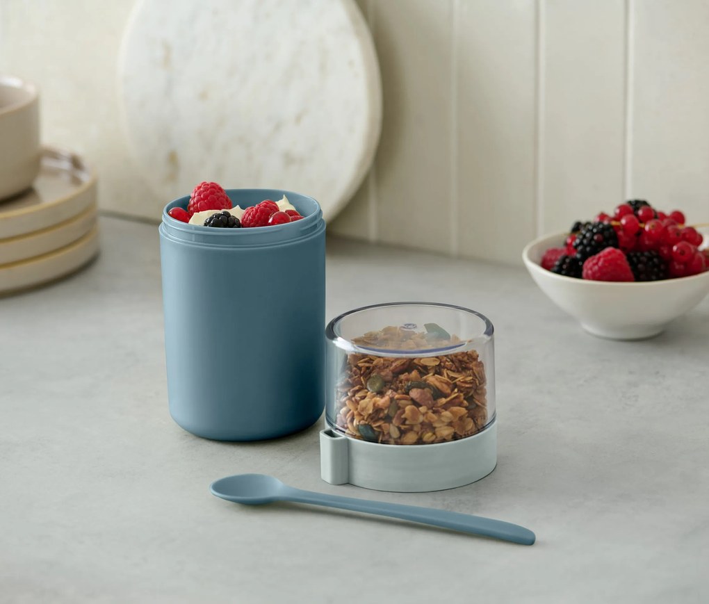 Nádoba na müsli na cesty