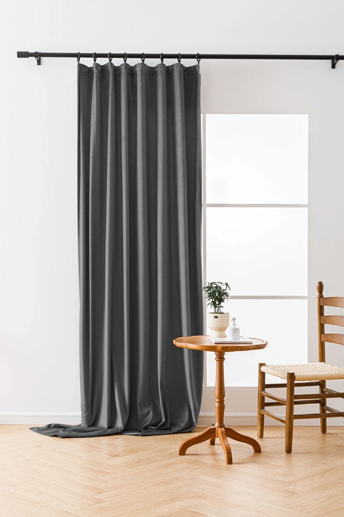 Sivý zatemňovací záves VELVET 140x250 cm Zavesenie: Kovové krúžky