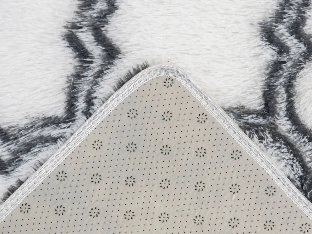 TZ Biely vzorovaný koberec shaggy Decor Latern Rozmer: 200x250 cm