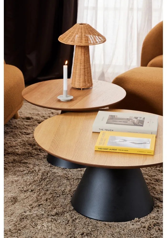 Čierno-prírodný okrúhly konferenčný stolík s doskou v dubovom dekore ø 85 cm Soli – Actona