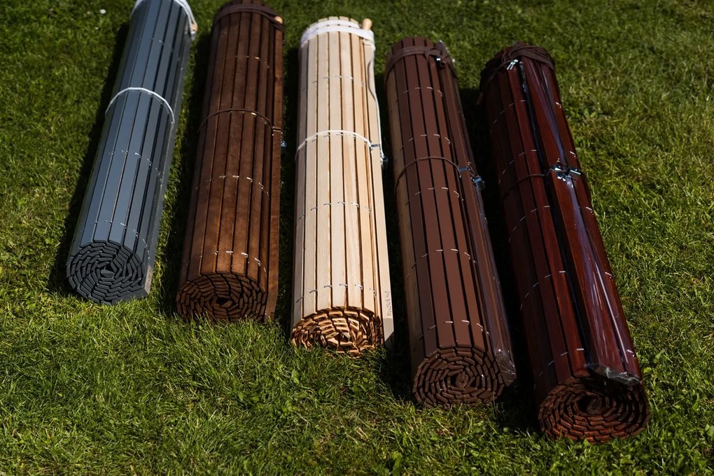 Drevená roleta na pergole - hnedá Šírka rolety: 100 cm, Rozvin rolety: 220 cm