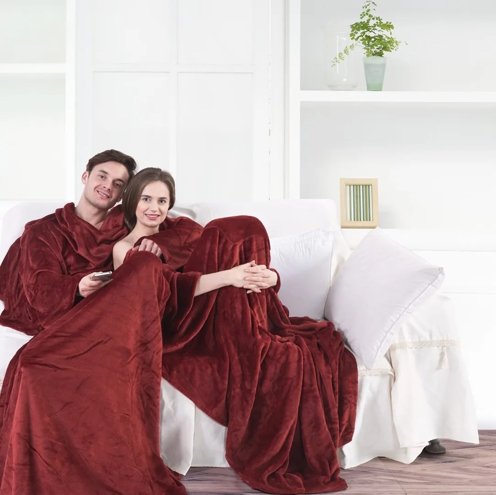 Deka s rukávmi DecoKing Lazy tmavočervená, velikost 150x180