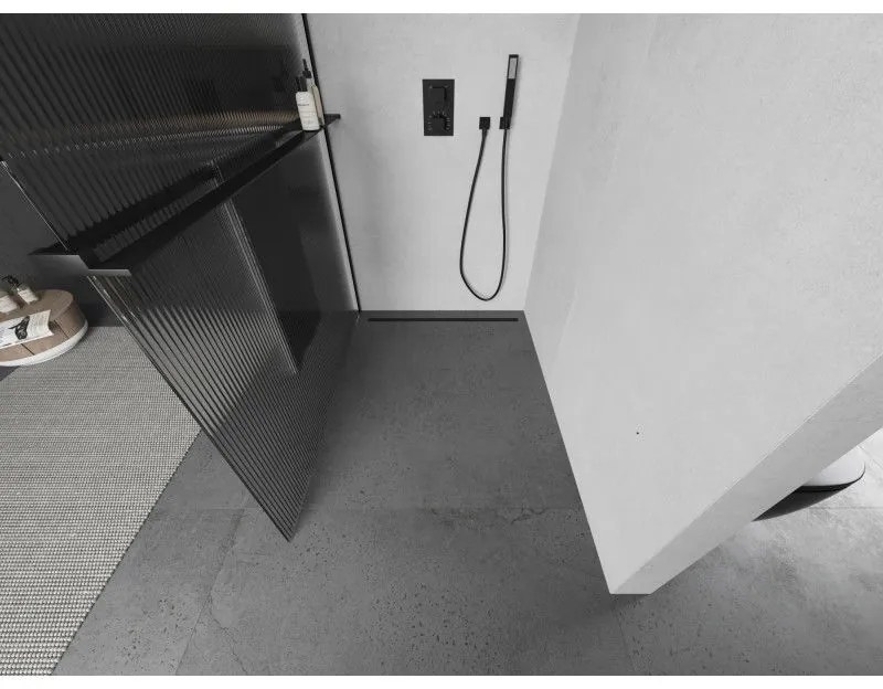 Mexen Kioto, sprchová zástena s poličkou a vešiakom na uteráky 130 x 200 cm, 8mm sklo s rebrovým vzorom, čierny profil, 800-130-121-70-09