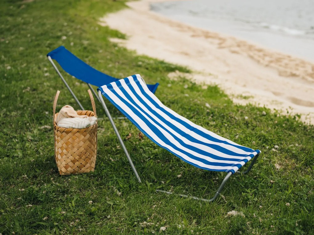 Skladacie plážové lehátko SAND, modré pruhy