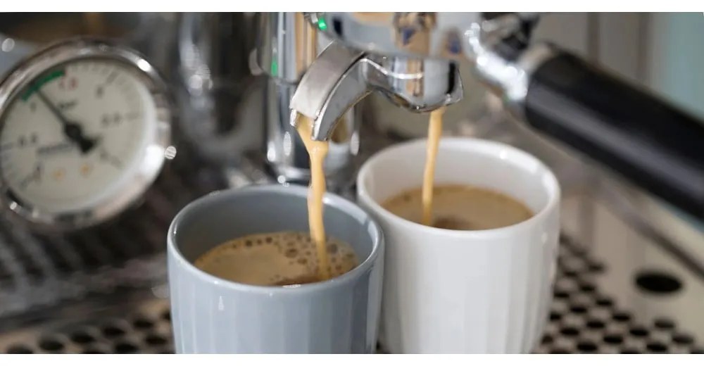 Biely porcelánový hrnček na espresso Kähler Design Hammershoi, 1 dl