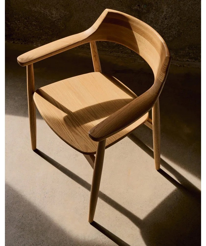 Jedálenská stolička z dubového dreva v prírodnej farbe Fondes – Kave Home