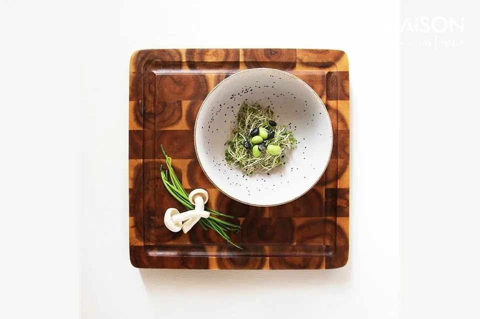 Drevené servírovacie a doska na krájanie z akáciového dreva - 30 * 30cm