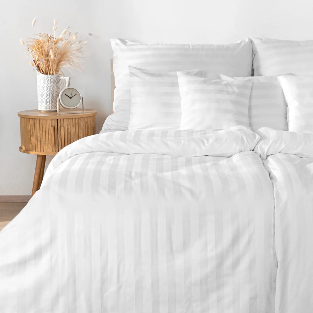 Goldea damaškové posteľné obliečky - biele prúžky so saténovým leskom 200 x 200 a 2ks 70 x 90 cm