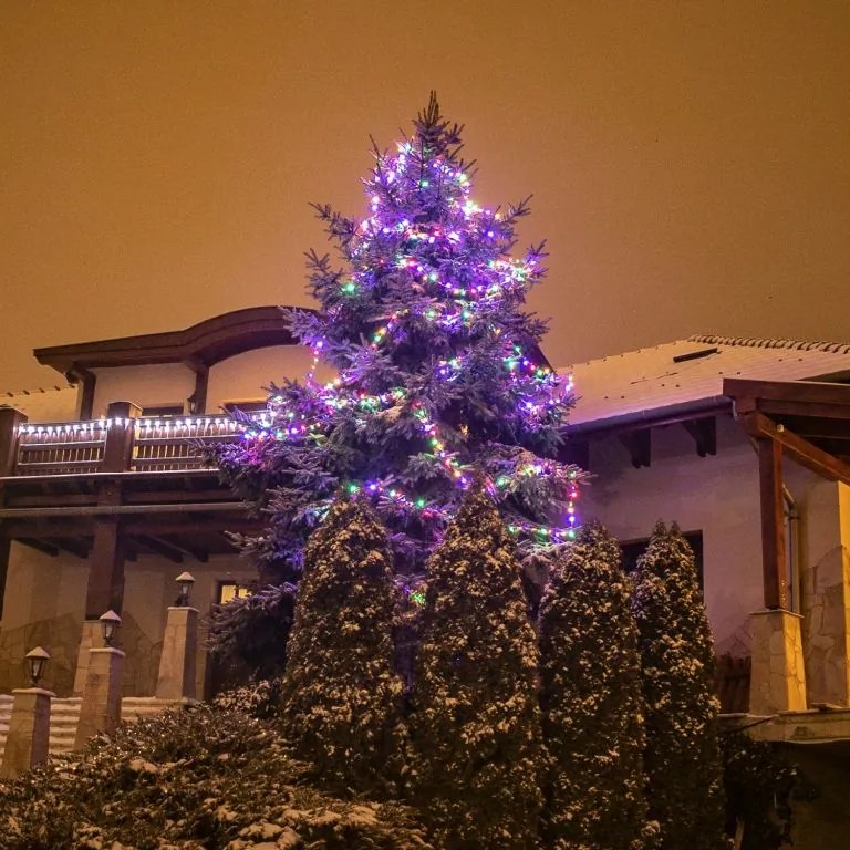 VOLTRONIC® 59755 Vianočné LED osvetlenie 5 m - farebná 50 LED + ovládač - zelený kábel