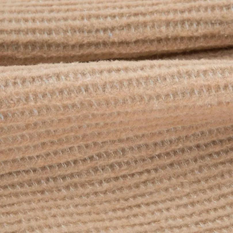 Kvalitná deka béžovej farby s vaflovou štruktúrou