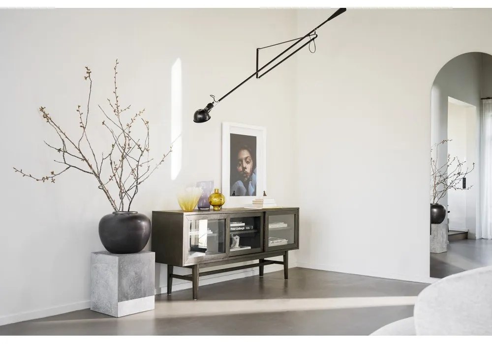 Hnedá vitrína v dekore duba s posuvnými dverami 170x75 cm Hazelton – Rowico