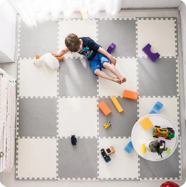 Ricokids veľká penová podložka na puzzle biela a sivá 180x180cm 9ks