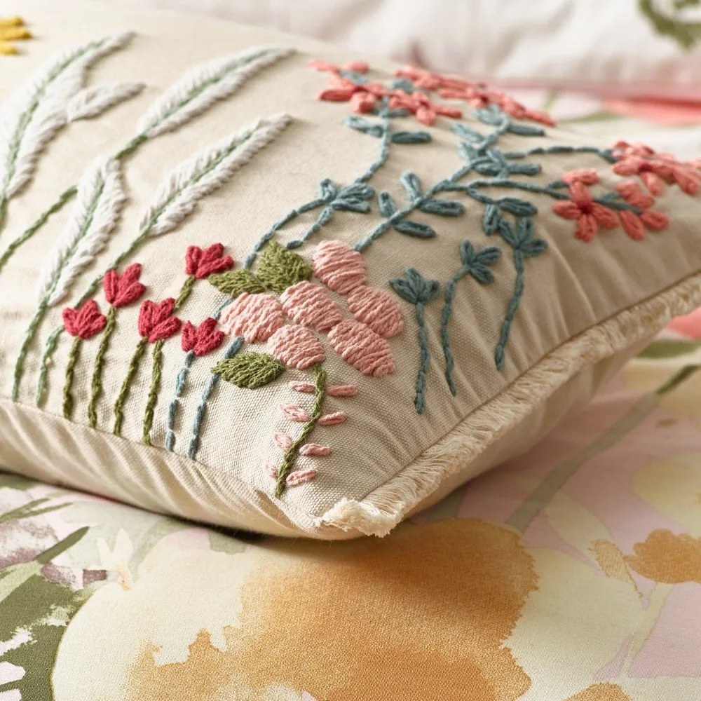 Bavlnený dekoračný vankúš 30x50 cm Countryside Floral – Catherine Lansfield
