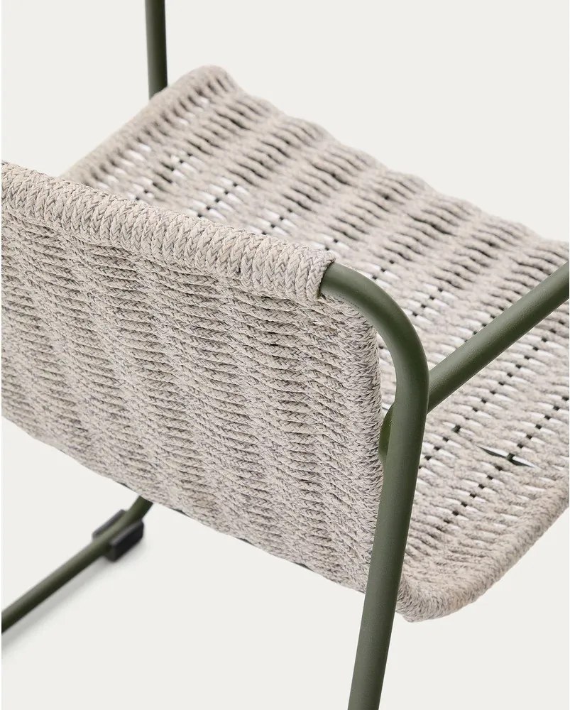 Sivozelená kovová záhradná stolička Maurina – Kave Home