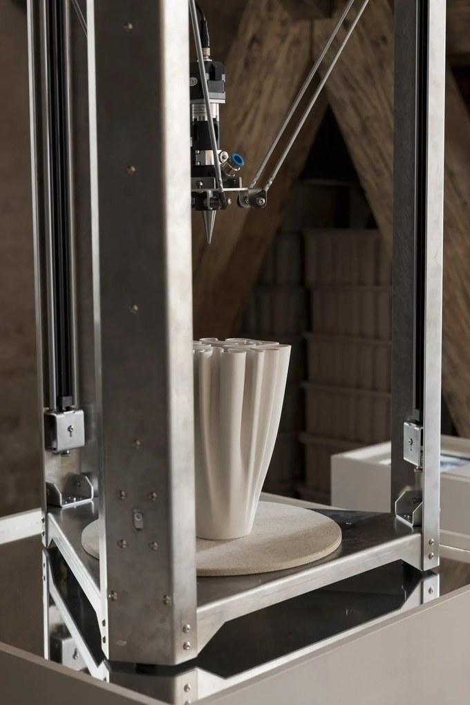 Ferm Living Kameninová váza Dedali Off-white