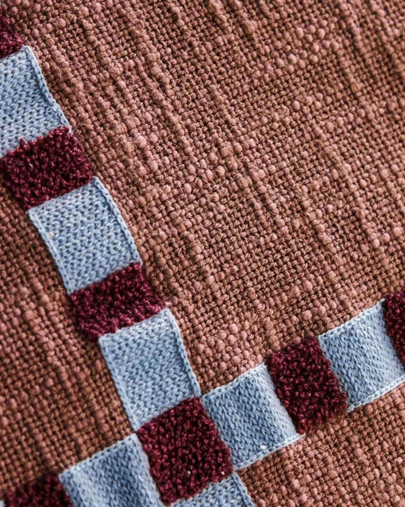 House Doctor Bavlnený poťah na vankúš Cross Brown 50 × 50 cm