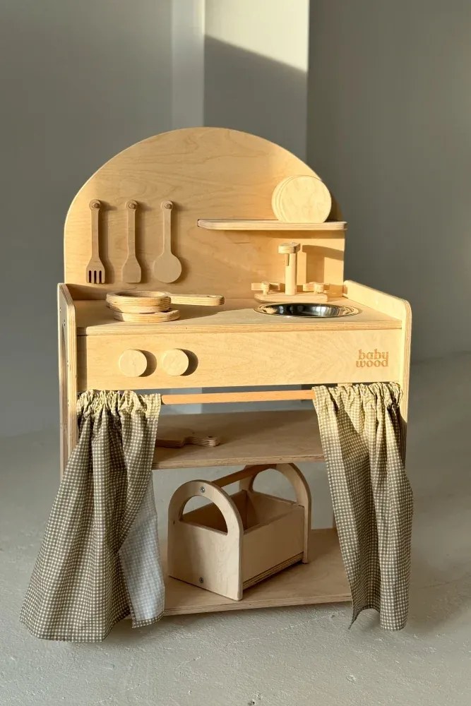 Drevená kuchynka pre deti