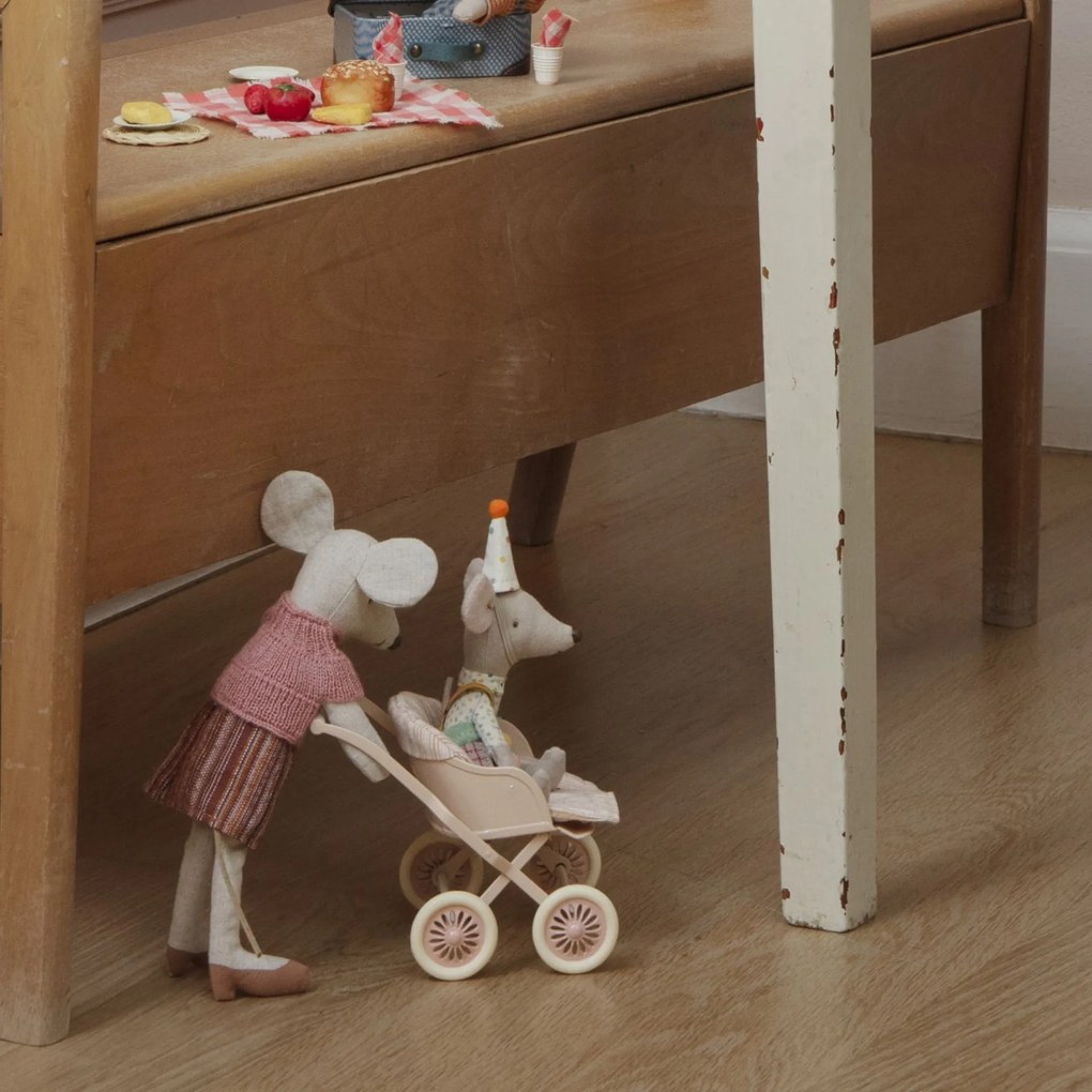 Maileg Kovový kočík pre myšie bábätká Maileg – Rose