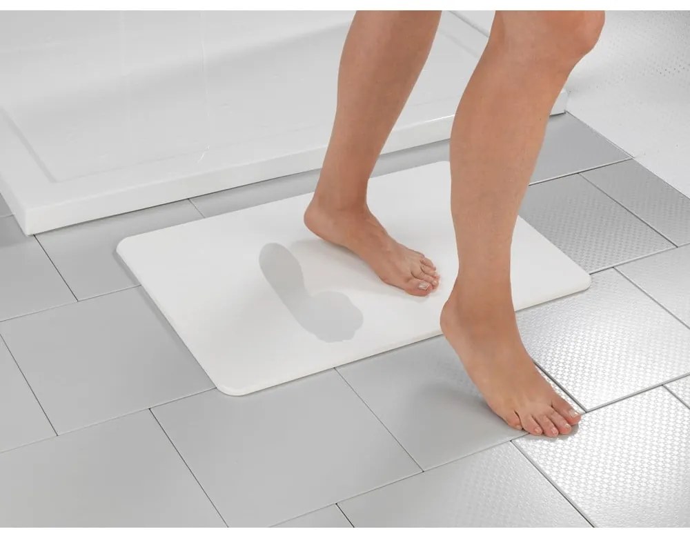 Biela kúpeľňová predložka z kremeliny 39x60 cm Simi – Wenko
