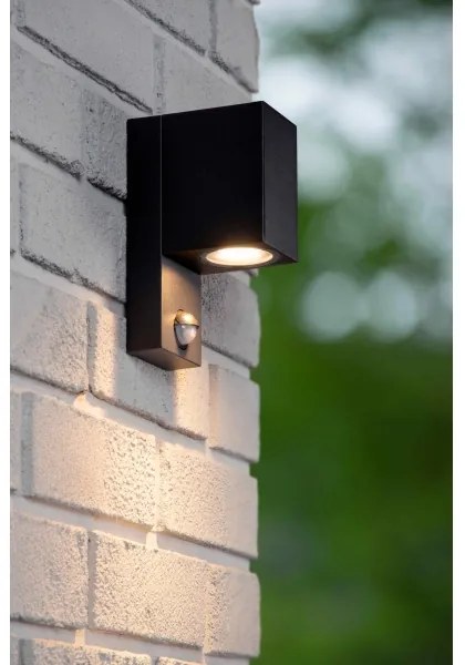 Lucide 69802/01/30 -Vonkajšie svietidlo so senzorom ZARO 1xGU10/7W/230V IP65 čierna