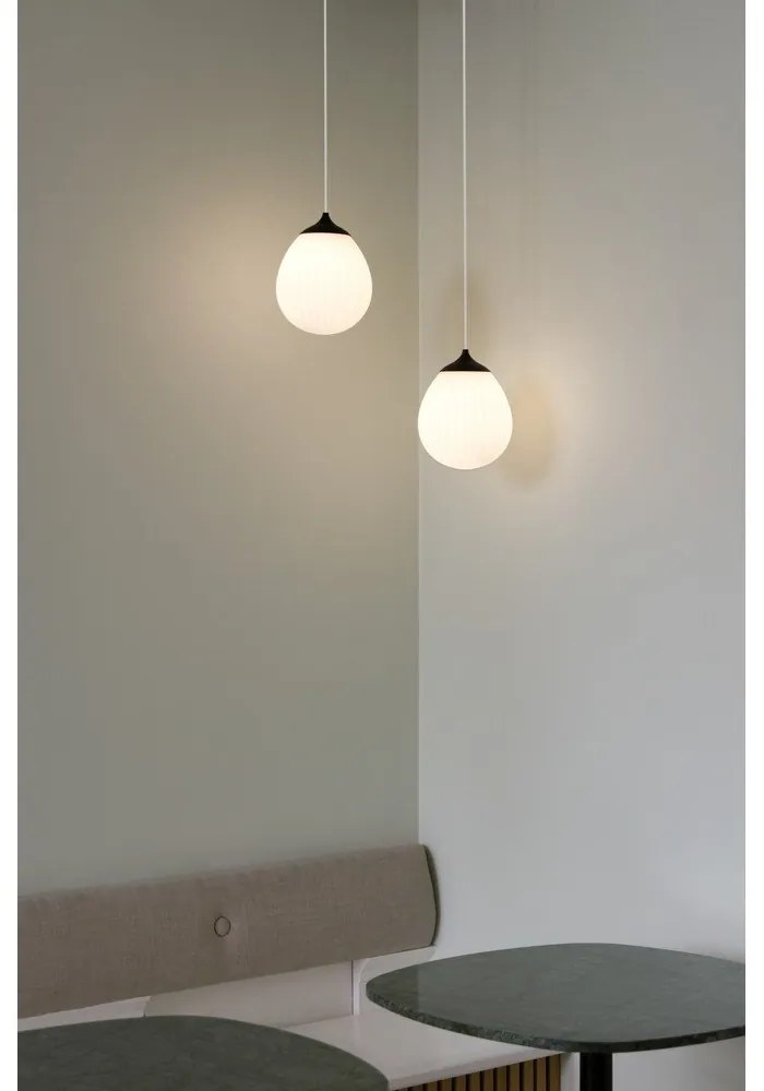 Čierno-biele tienidlo ø 21 cm Around the World Mini – UMAGE