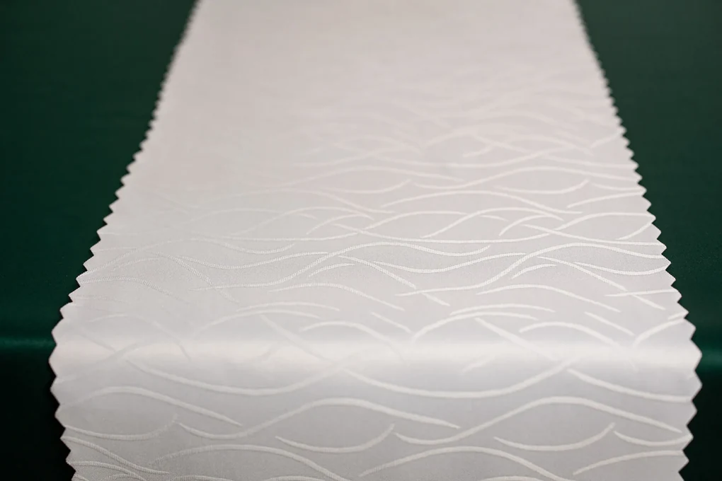 Dekorstudio Teflónovy behúň na stôl Waves - biely