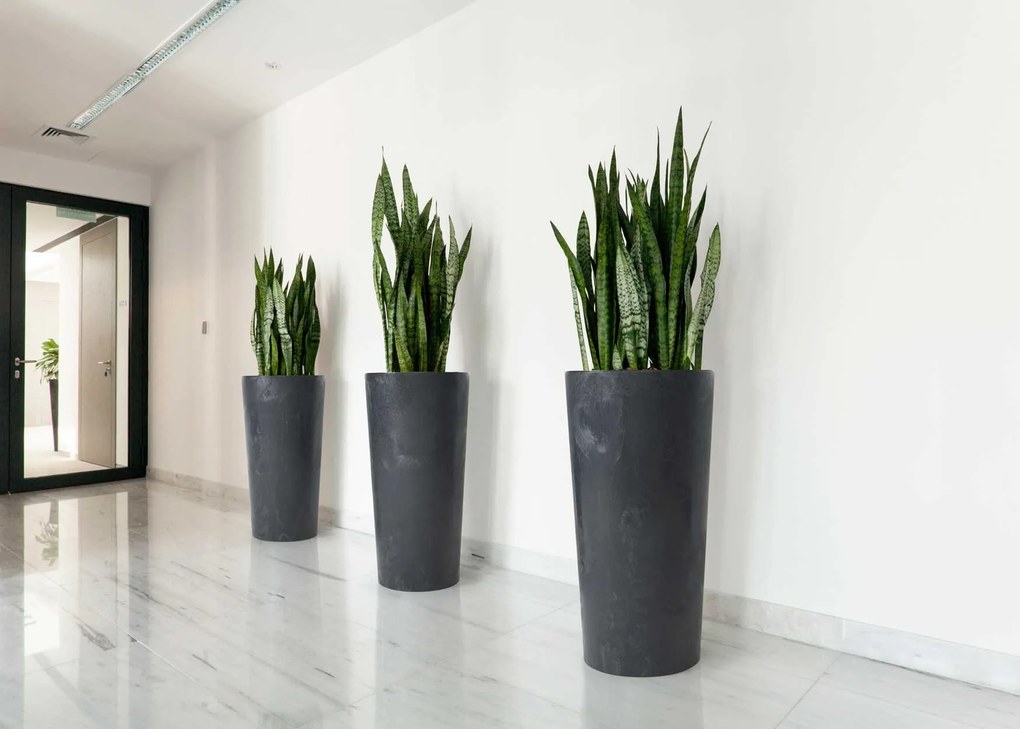 PLASTOVÝ KVETINÁČ URBANIKA 57X30 CM IMITÁCIA BETÓNU ČIERNA