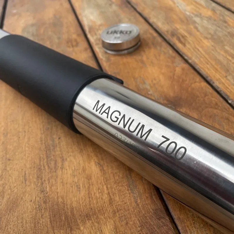 Fľaša na alkohol Ukkomatti 700ml Magnum XO, čierna koža