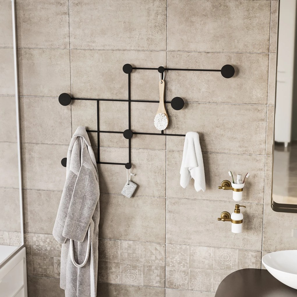 Nástenný kovový vešiak Fatara 112 cm čierny