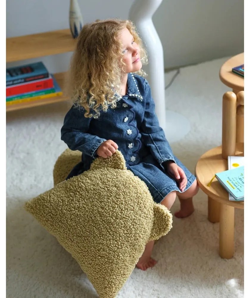 Zelený detský pohovkový vankúš z textílie buklé Bear – Wigiwama