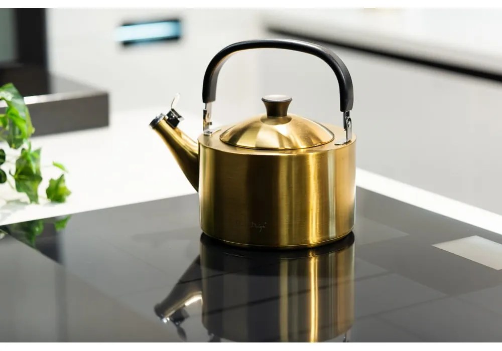 Varná kanvica z nehrdzavejúcej ocele v zlatej farbe 1,5 l Diamante – Vialli Design