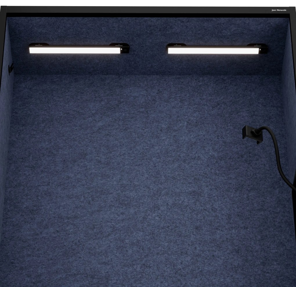 Kancelárska akustická kabína so sedadlom a portom USB-C, telo v čierny / sedák tmavomodrá v zelenej farbe, 1150 mm: SALLY MentalBox