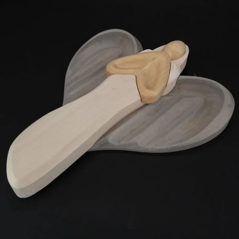 AMADEA Drevený anjel modliaci sa, farebný, masívne drevo, 22x15x2 cm