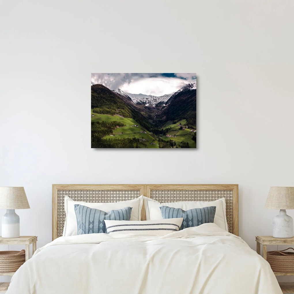 Sklenený obraz - Údolie pod horami (70x50 cm)