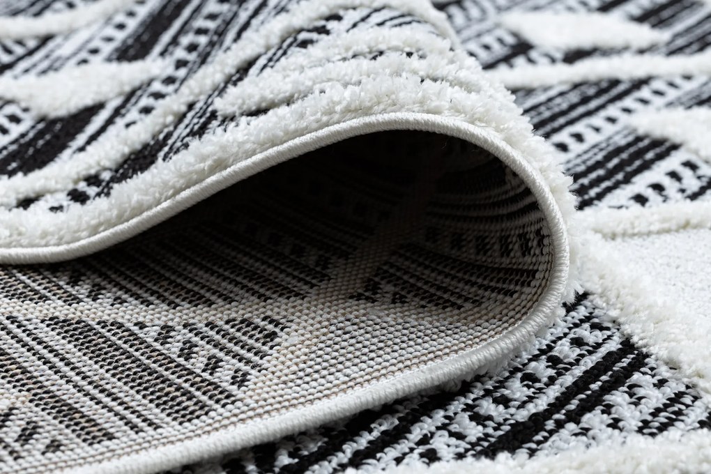 Koberec MAROC P662, čierno-biely, vzor diamant,Marocký Shaggy