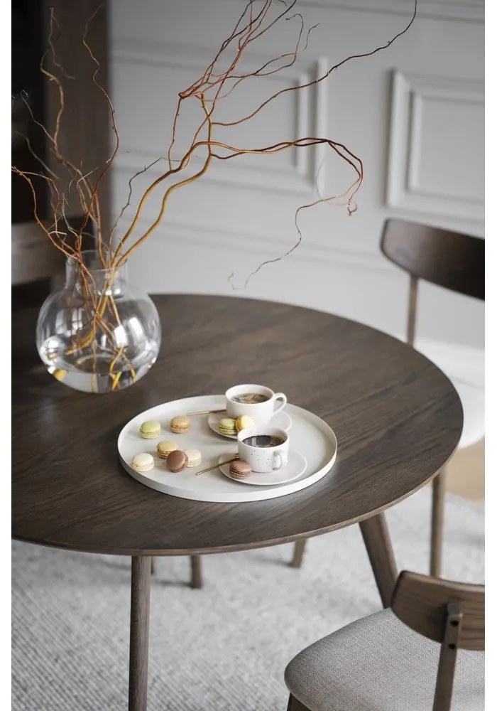 Tmavohnedý okrúhly jedálenský stôl v dekore duba ø 115 cm Yumi – Rowico