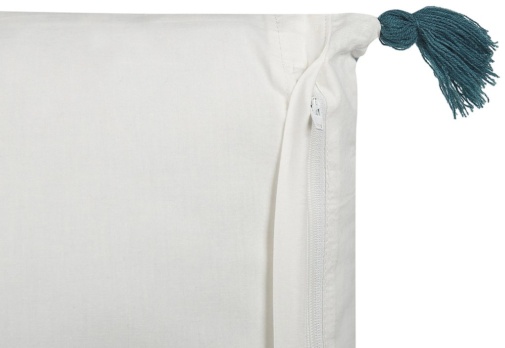 Bavlnený vankúš kvetinový vzor so strapcami 45 x 45 cm biela a modrá RUMEX Beliani