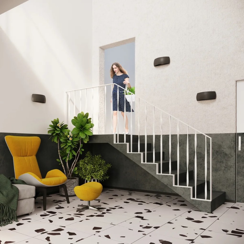 Nástenné svietidlo Pontius, 1x čierne keramické tienidlo