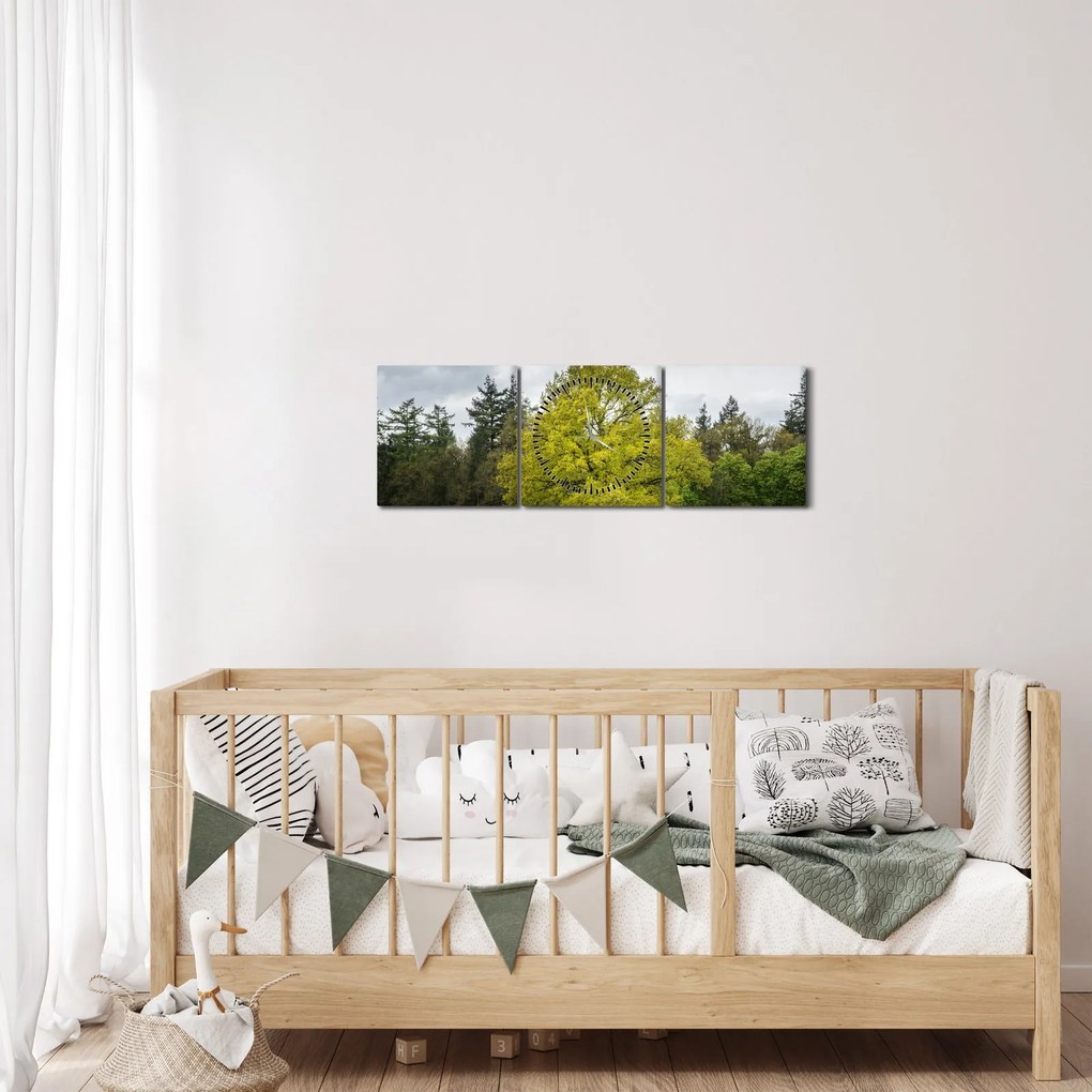 Obraz zeleného stromu uprostred poľa (s hodinami) (90x30 cm)