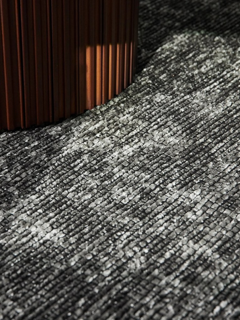 Behúň Brilliance Prisma 106310 Silver Grey z kolekcie Elle, 80x250, šedá, obývacia izba, ELLE Decoration