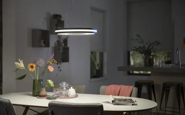 PHILIPS HUE Závesné moderné LED chytré osvetlenie HUE BEING s vypínačom a funkciou RGB, 25W, teplá biela-studená