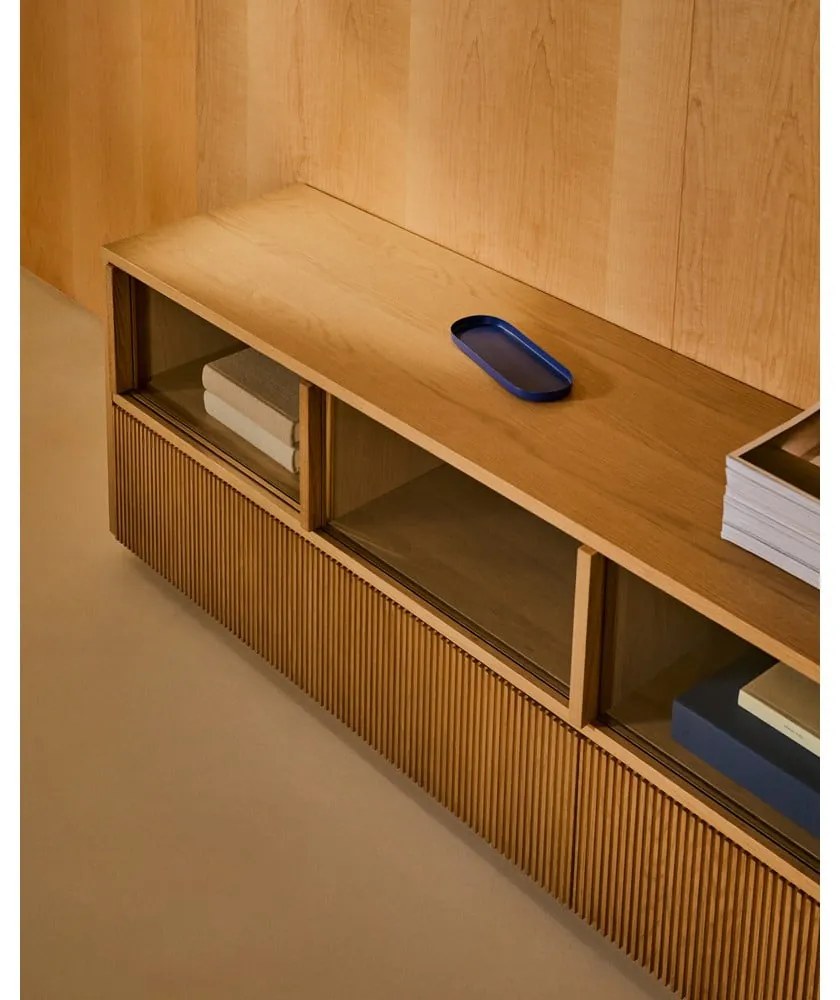 TV stolík v dekore duba v prírodnej farbe 200x54x40 cm Helvine – Kave Home