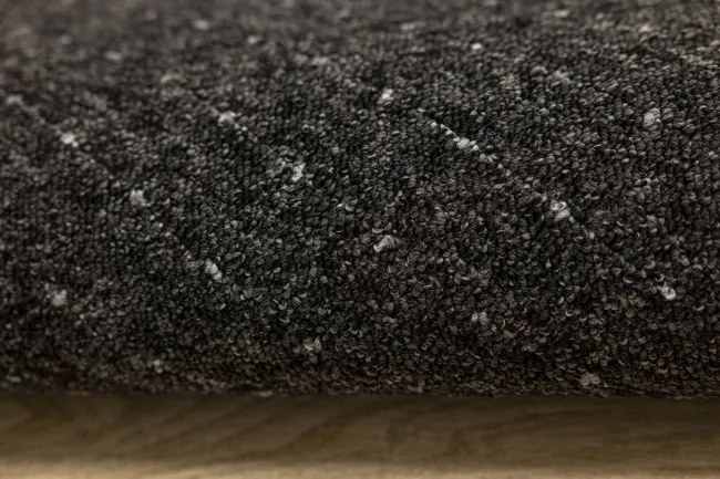 Metrážny koberec Zembla 78 grafitový