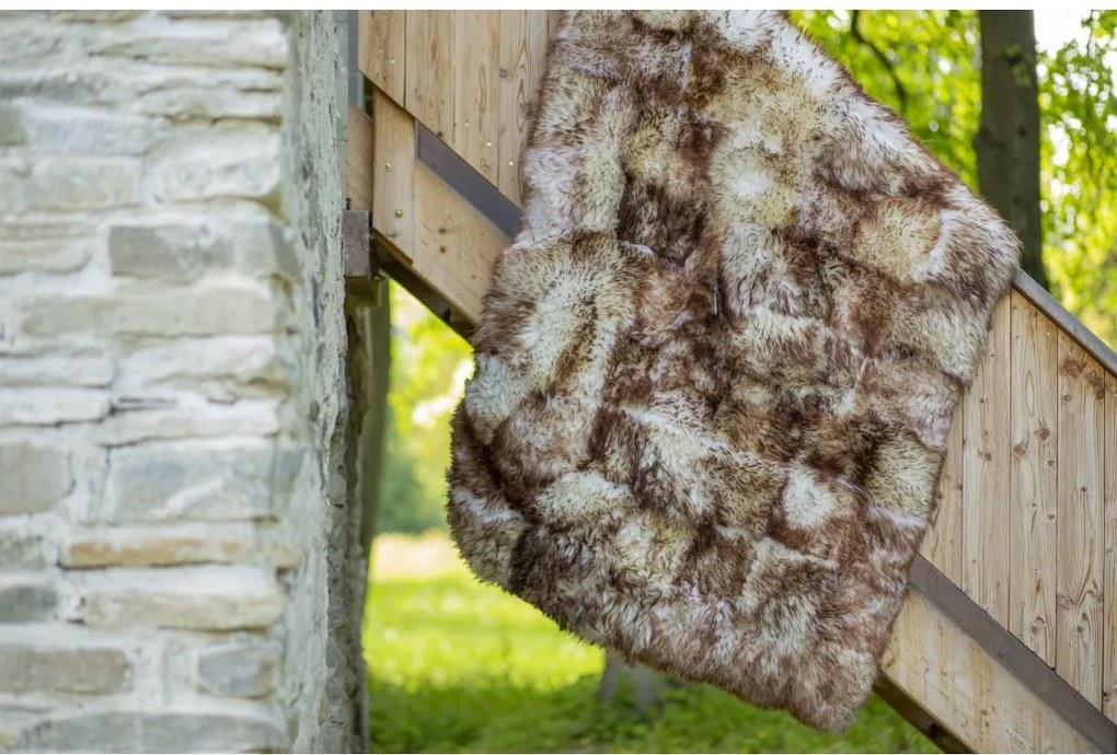 Koberec z ovčej kože muflón