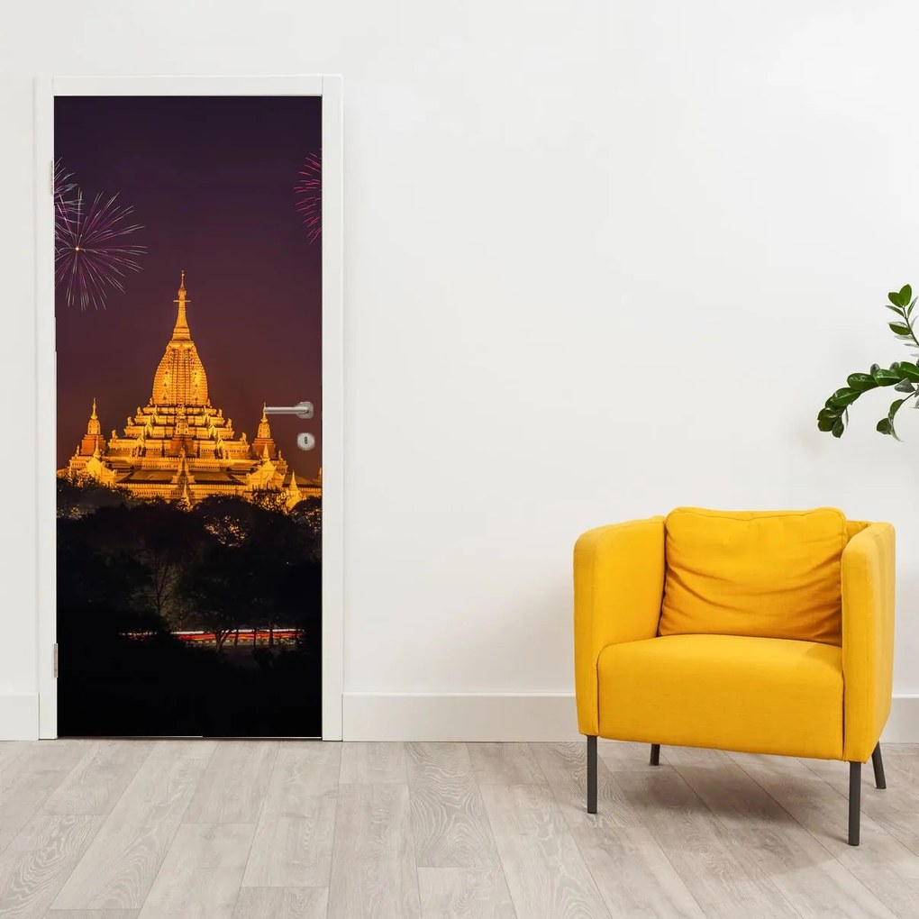 Fototapeta na dvere - Ohňostroj v Ázii (95x205cm)